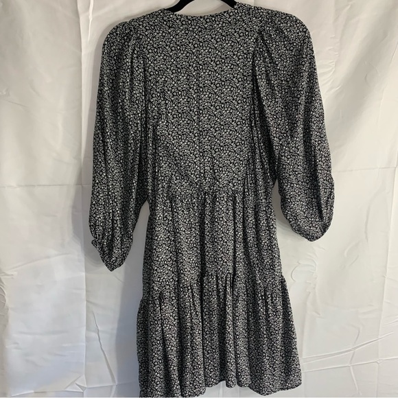 Staple the Label Chic Monochrome Floral V-Neck Smock Mini Dress, size XS - Picture 10 of 10